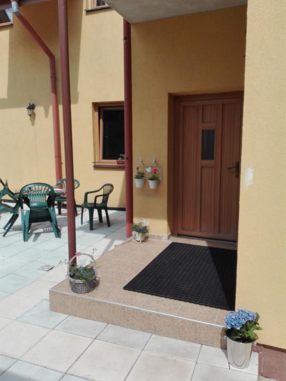 Village House Fonzy Hrabusice Exterior photo