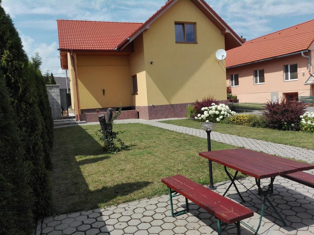 Village House Fonzy Hrabusice Exterior photo
